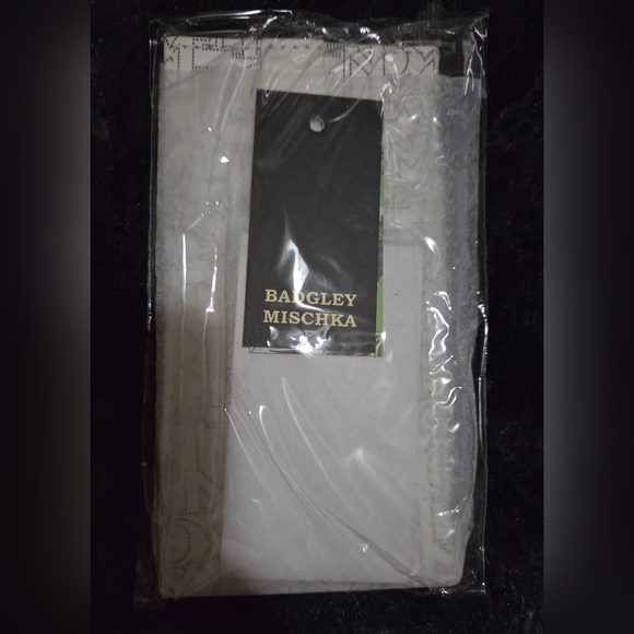 Badgley Mischka Monogram Card Holder Wallet NWT - Picture 2 of 4